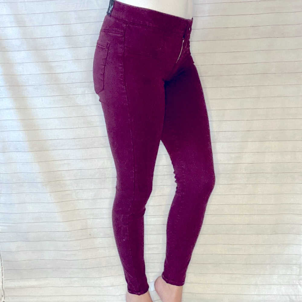Great‎ condition American Eagle jeggings maroon size 0